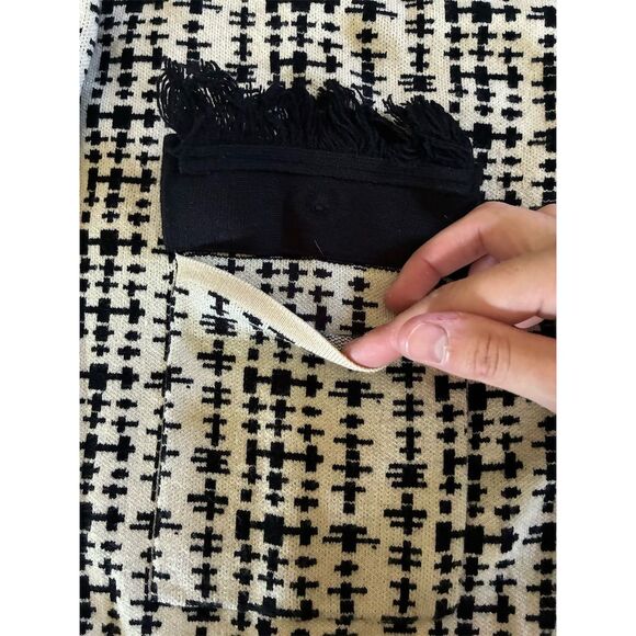 Cyrus Women's XL Black Check Knit Cardigan Sweater - Picture 7 of 10